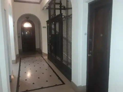 Venta Oficina 157 m2 Edif histórico Pasaje Rivarola 100 Hecho a nuevo