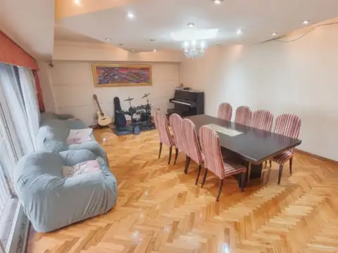 Departamento en Venta con 2 cocheras