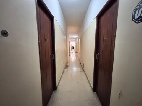 Oficina 4 ambientes con 3 baños