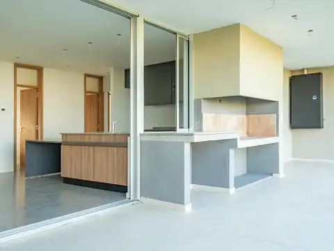Casa 6 ambientes con 2 baños