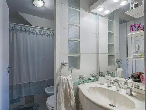 Depto Tipo Casa 4 ambientes con 2 baños