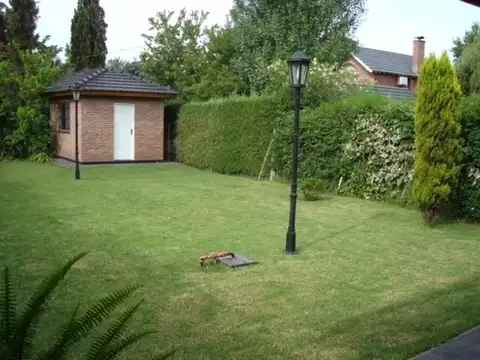 Casa venta 4 ambientes en De Vicenzo Chico Pilar lote de 500 m2