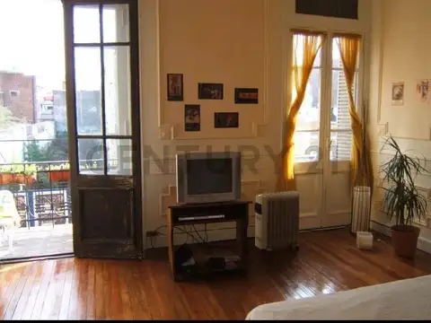 Casa 10 ambientes con 4 baños
