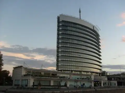 Av. Elvira Rawson de Dellepiane al 100