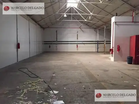 Galpón - Depósito de 1100 m2. en Barracas - ALQUILER Y VENTA