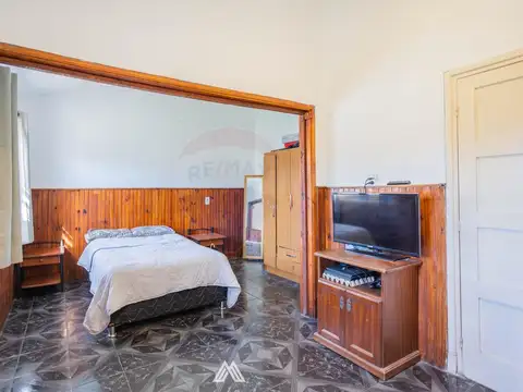 CASA EN LEZICA , GRAN POTENCIAL