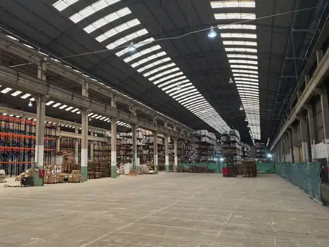Importante centro logístico con 3.000 m2 cubiertos en Tortuguitas