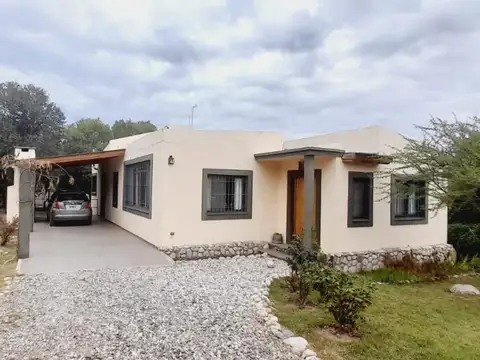 CASA AMPLIA Y MODERNA EN LOS HORNILLOS