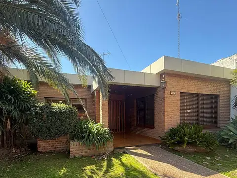Casa en Venta en San Antonio de Padua, USD 258.000