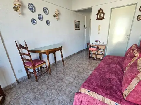 DEPARTAMENTO 2 AMBIENTES LATERAL ZONA  PLAZA COLON