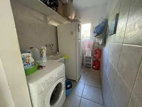 Casa 6 ambientes con 2 baños