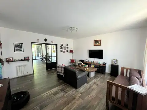 Casa 5 ambientes con 3 baños