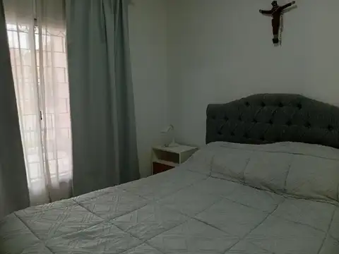 Depto Tipo Casa en Alquiler en Sarmiento, $ 900.000