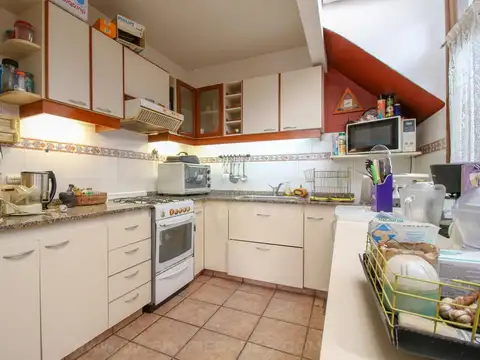 Casa 4 ambientes con 1 baño
