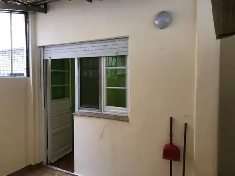 Salta al 1700 , Piso 0