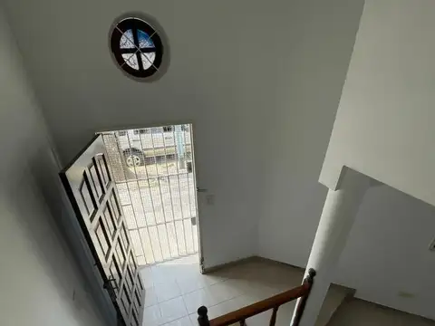 Depto Tipo Casa en Alquiler de 2 dormitorios