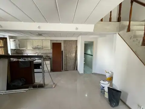 Depto Tipo Casa en Alquiler de 3 ambientes