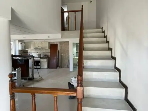 Depto Tipo Casa 3 ambientes con 2 baños
