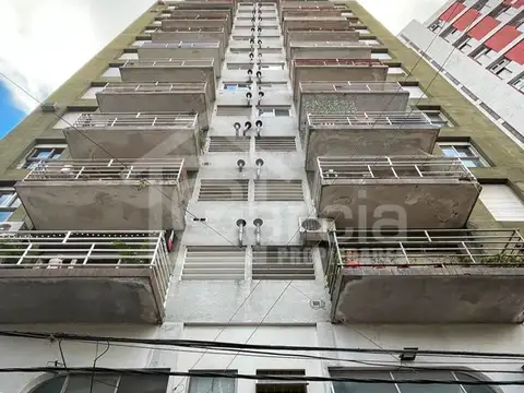 Departamento 2 Ambientes Con Balcon Al Frente - Centrico -