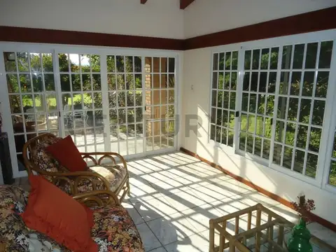 Casa en Venta con 3 cocheras