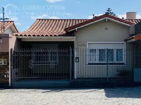 Casa 4 ambientes VENTA Banfield