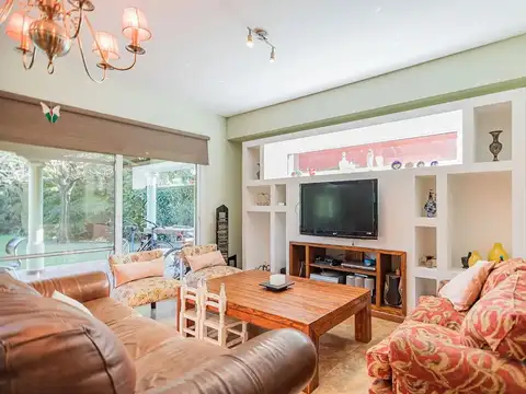 Casa 5 ambientes con 3 baños