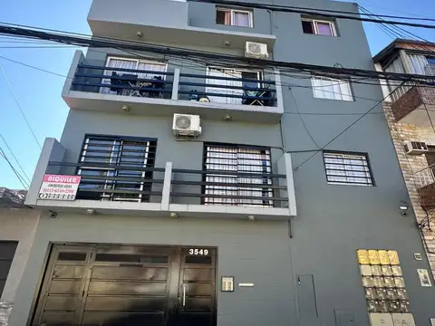 Puan e/ Torcuato de Alvear y Mitre