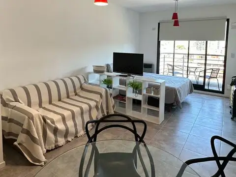 VENTA MONOAMBIENTE CON BALCON  LUMINOSO EN BOEDO