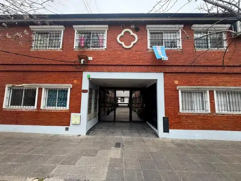 Depto 3 Ambientes Con Cochera (expensas Bajas)