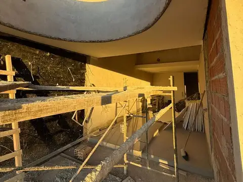 Casa 5 ambientes con 2 baños