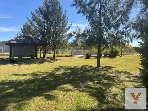 Casa quinta en venta - 3 Dormitorios 1 Baño - La Plata