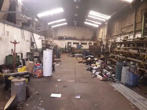 Galpon en Venta 10  mts Frente