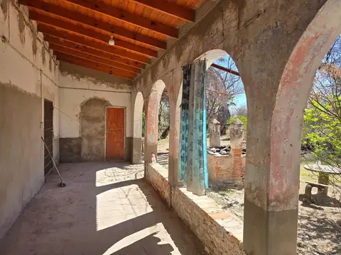 CASA EN VENTA - 1 HECTAREA