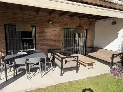 Casa en Alquiler en La Horqueta, USD 3.600