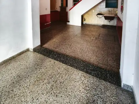 ALQUILER DE CASA SOLO USO COMERCIAL