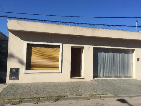Casa en venta - 3 Dormitorios 2 Baños - Pergamino