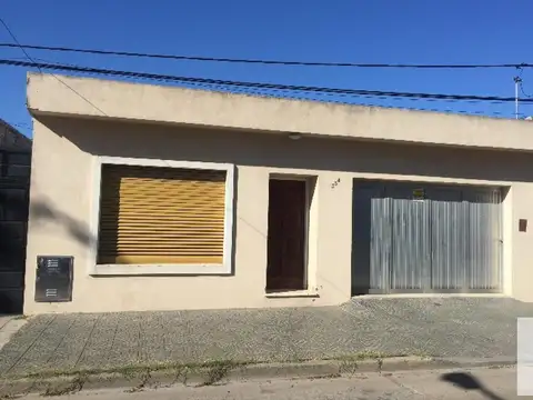 Casa en venta - 3 Dormitorios 2 Baños - Pergamino