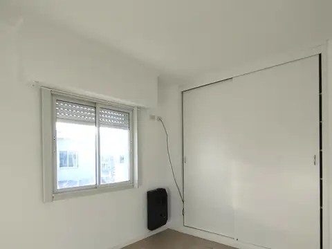 Dúplex 2 Dormitorios con Cochera – Moreno 869 – Muy Luminoso – $850.000