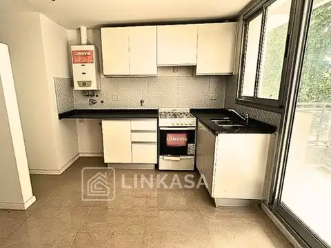 Vendemos departamento a estrenar sobre Bv Rondeau. Frente, balcón hacia el Este