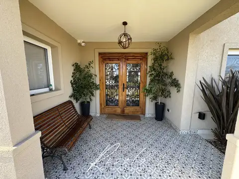 Casa en Venta en El Cantón - Barrio Golf, USD 390.000