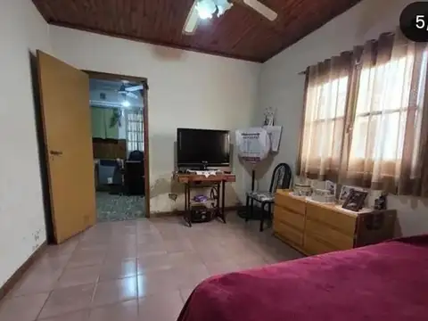 Casa 3 ambientes con 2 baños