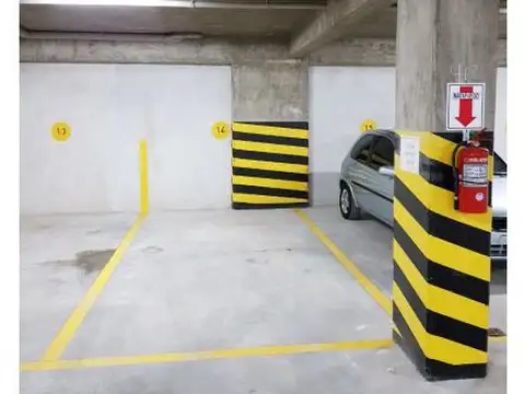 PARAGUAY 1400 Cochera cubierta Edificio