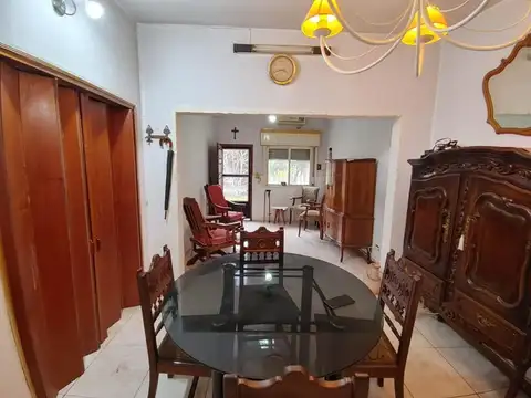 Depto Tipo Casa en Alquiler con 1 cocheras