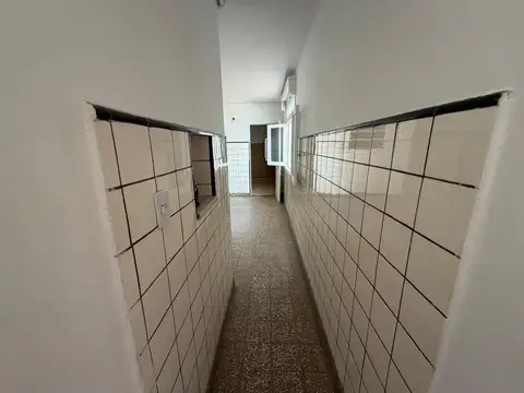 CASA EN ALQUILER 4 AMBIENTES CON PATIO Y TERRAZA