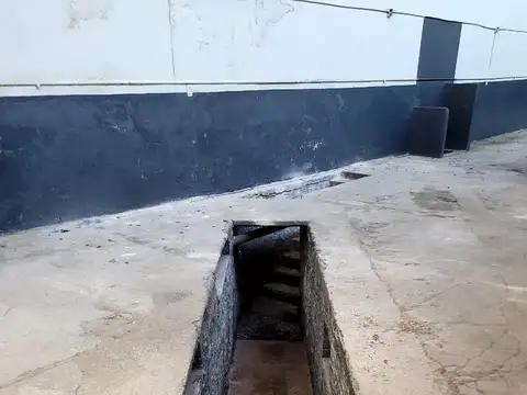 Galpón con local en Alquiler, Opcional casa en P.A., Rosario