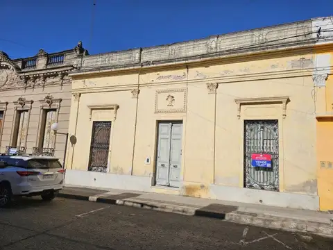 VENTA | Casa a refaccionar en pleno centro de la ciudad! Sarmiento 521 – Victoria, Entre Ríos