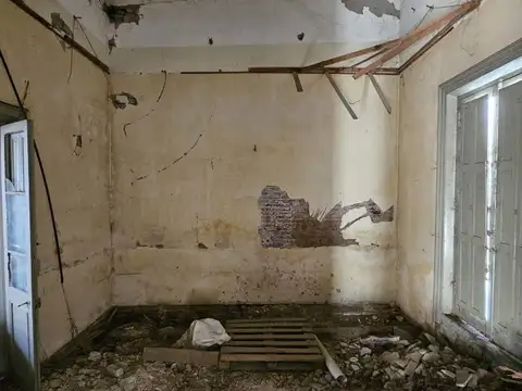 Casa 8 ambientes con 1 baño