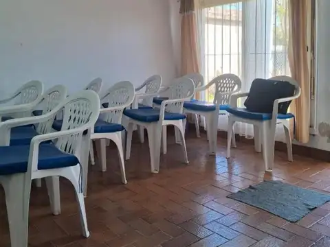 Venta amplio terreno con casa de 3 amb + depto.