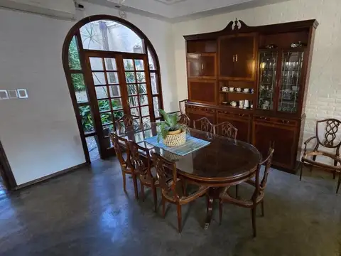 Casa en Venta con 6 cocheras