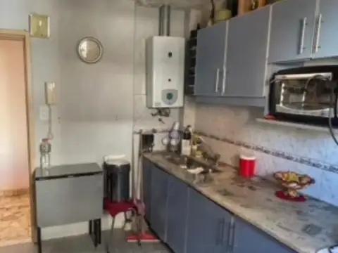 REGIO SEMIPISO  4AMBIENTES CON BALCÒN EXCELENTE